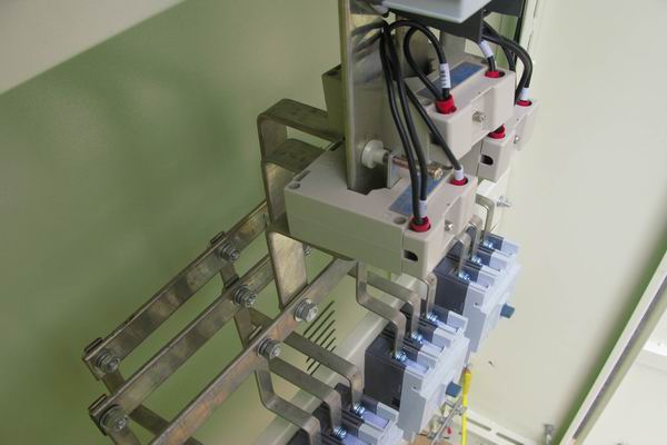 桥西配电柜-应急照明配电柜使用对工作人员的具